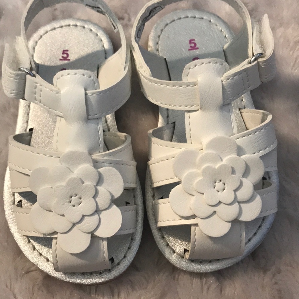 Nwot Carter’s sandals